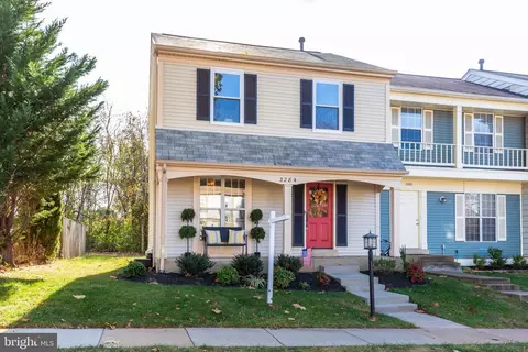 3284 Tayloe Ct, Herndon, VA 20171