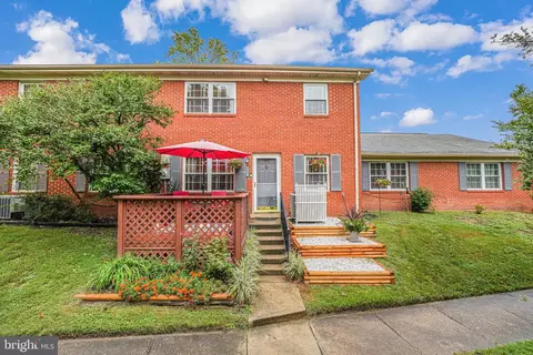 9603 Hagel Cir #B, Lorton, VA 22079