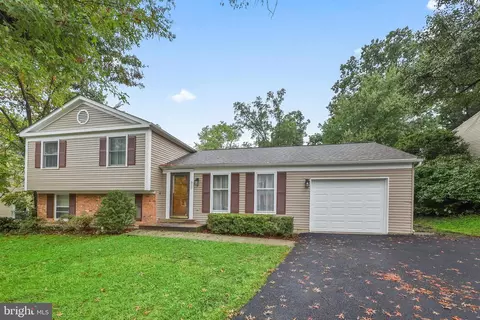 603 Merlins Ln, Herndon, VA 20170