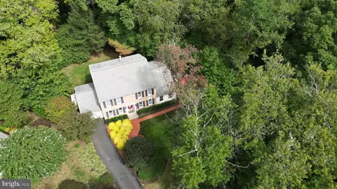 1323 Buttermilk Ln, Reston, VA 20190