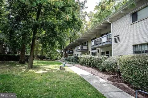 7759 Donnybrook Ct #106, Annandale, VA 22003