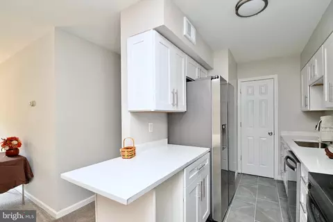 Kitchen - 5904 A Kingsford Rd #414, Springfield, VA 22152 photo 2 of 4