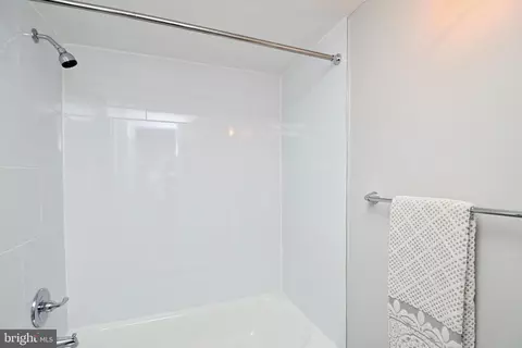 Bath - 5904 A Kingsford Rd #414, Springfield, VA 22152 photo 2 of 3