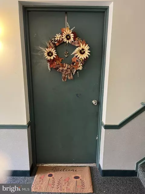 Entry Way - 5904 A Kingsford Rd #414, Springfield, VA 22152 photo 1 of 1