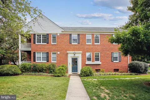 6613 E Wakefield Dr #B1, Alexandria, VA 22307