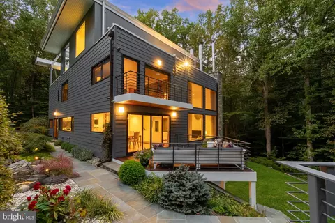 249 Springvale Rd, Great Falls, VA 22066