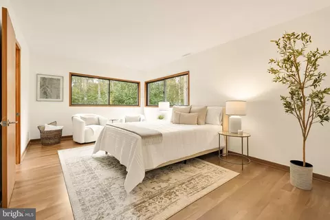 Bedroom - 249 Springvale Rd, Great Falls, VA 22066 photo 1 of 5