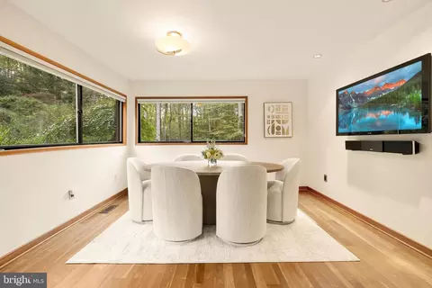 Dining - 249 Springvale Rd, Great Falls, VA 22066 photo 2 of 3
