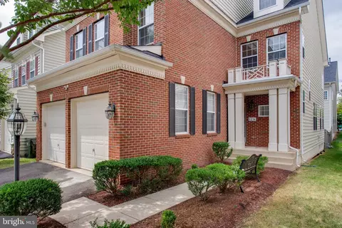 8234 Central Ave, Alexandria, VA 22309