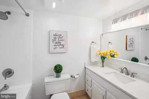 1808 Old Meadow Rd #502, Mclean, VA 22102 photo 16