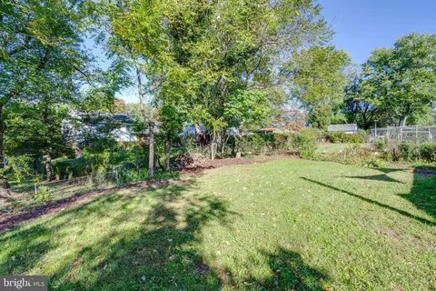 Exterior - 5416 Nutting Dr, Springfield, VA 22151 photo 3 of 9