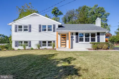 Exterior - 5416 Nutting Dr, Springfield, VA 22151 photo 6 of 9