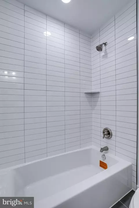 Bath - 5416 Nutting Dr, Springfield, VA 22151 photo 4 of 7