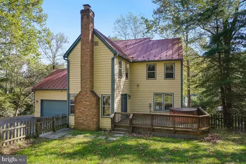 7204 Main St, Clifton, VA 20124
