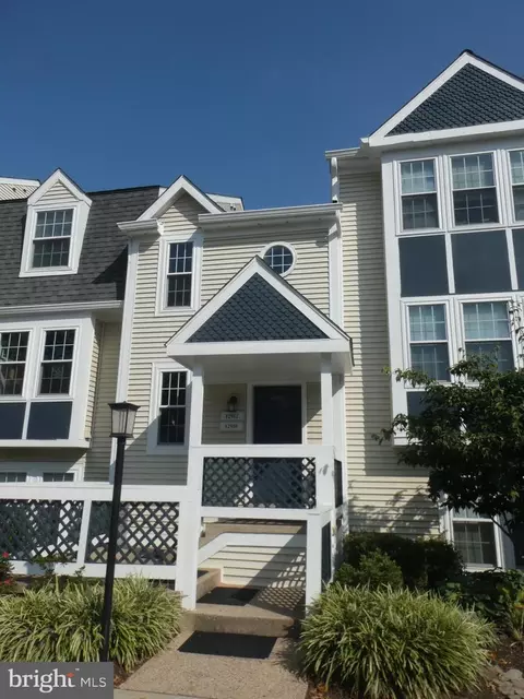 12912 Grays Pointe Rd, Fairfax, VA 22033