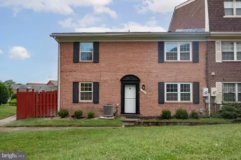 9864 Hagel Cir, Lorton, VA 22079