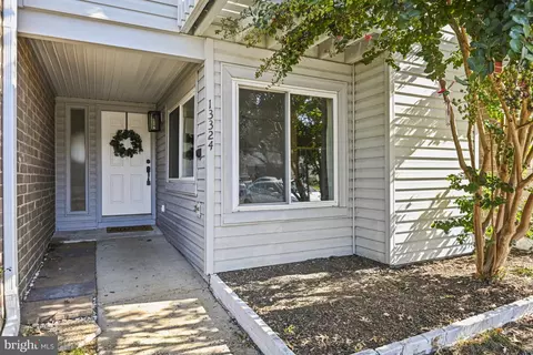 13324 Schwenger Pl, Herndon, VA 20170