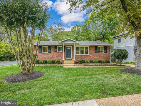 319 Patrick St SW, Vienna, VA 22180