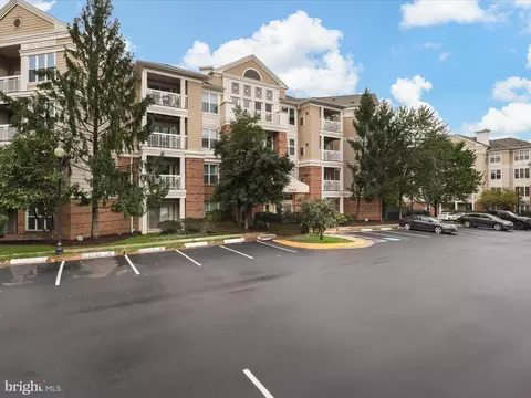 12913 Alton Sq #114, Herndon, VA 20170