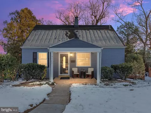 7143 Roosevelt Ave, Falls Church, VA 22042