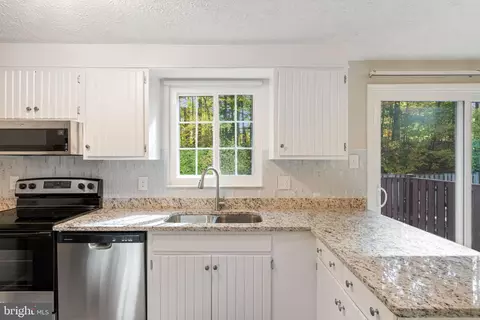 8261 Burning Forest Ct, Springfield, VA 22153 photo 17