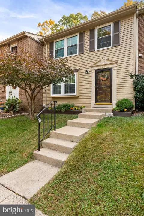 8261 Burning Forest Ct, Springfield, VA 22153 photo 3