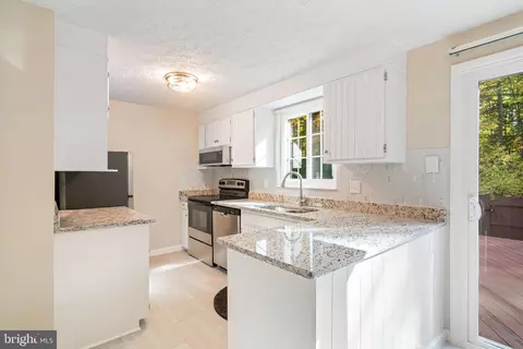 8261 Burning Forest Ct, Springfield, VA 22153 photo 14