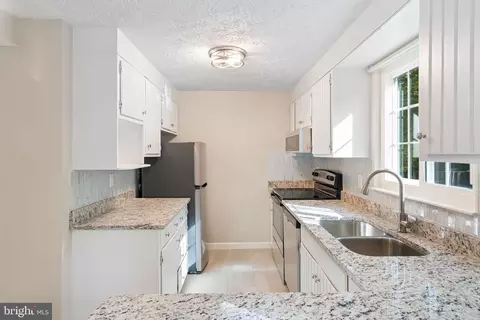 8261 Burning Forest Ct, Springfield, VA 22153 photo 15