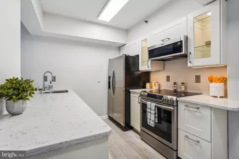 5505 Seminary Rd #1018N, Falls Church, VA 22041
