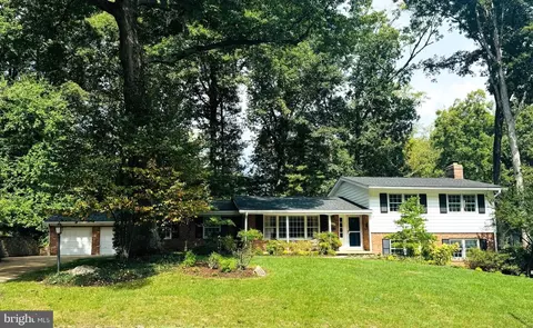 9110 Hamilton Dr, Fairfax, VA 22031