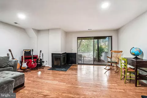 11728 Decade Ct, Reston, VA 20191 photo 27