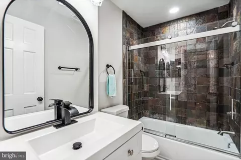 11728 Decade Ct, Reston, VA 20191 photo 25