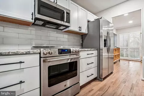 11728 Decade Ct, Reston, VA 20191 photo 3
