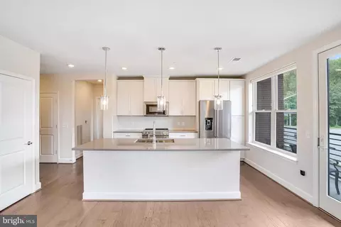 2960 Vaden Dr #2-207, Fairfax, VA 22031