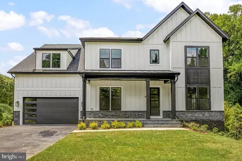 3325 Parkside Ter, Fairfax, VA 22031