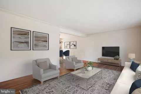 Living - 6509 Bowie Dr, Springfield, VA 22150 photo 6 of 12