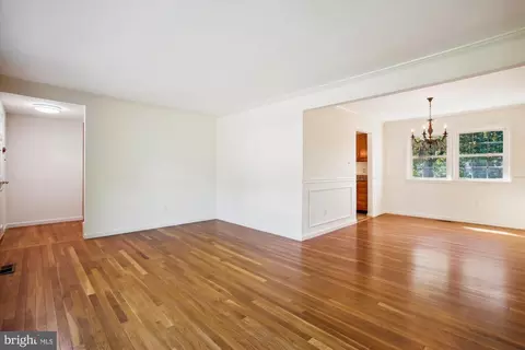 Living - 6509 Bowie Dr, Springfield, VA 22150 photo 2 of 12