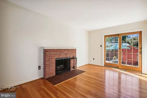 Living - 6509 Bowie Dr, Springfield, VA 22150 photo 9 of 12