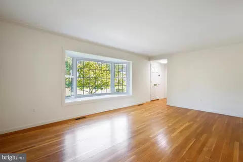 Living - 6509 Bowie Dr, Springfield, VA 22150 photo 5 of 12