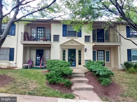 5900 L Surrey Hill Pl, Springfield, VA 22152