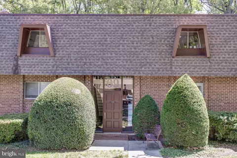 11609 Vantage Hill Rd #21B, Reston, VA 20190
