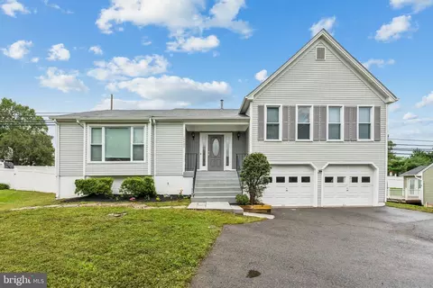 14403 Rockymount Ct, Centreville, VA 20120