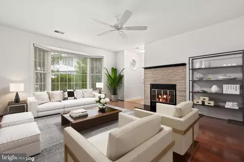 6909 Sandra Marie Cir #A, Alexandria, VA 22310
