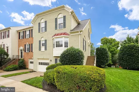 2014 Pieris Ct, Vienna, VA 22182