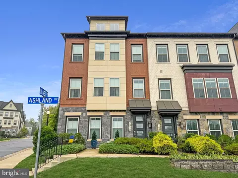 7918 Ashland Dr, Alexandria, VA 22315