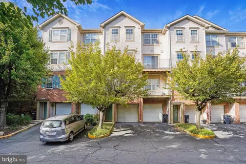 11882 Breton Ct #10B, Reston, VA 20191