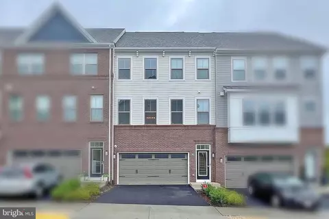 2625 Loganberry Dr, Herndon, VA 20171