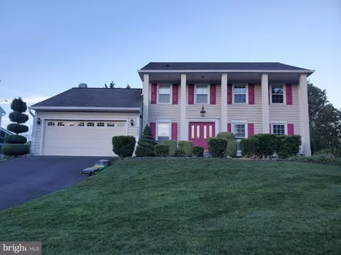 4607 Sand Rock Ln, Chantilly, VA 20151