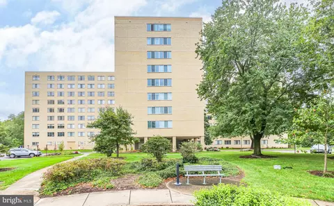 6631 Wakefield Dr #207, Alexandria, VA 22307