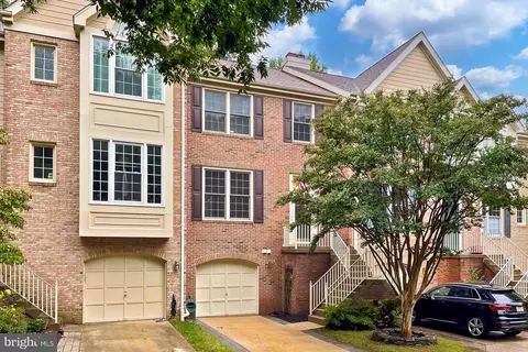1384 Heritage Oak Way, Reston, VA 20194